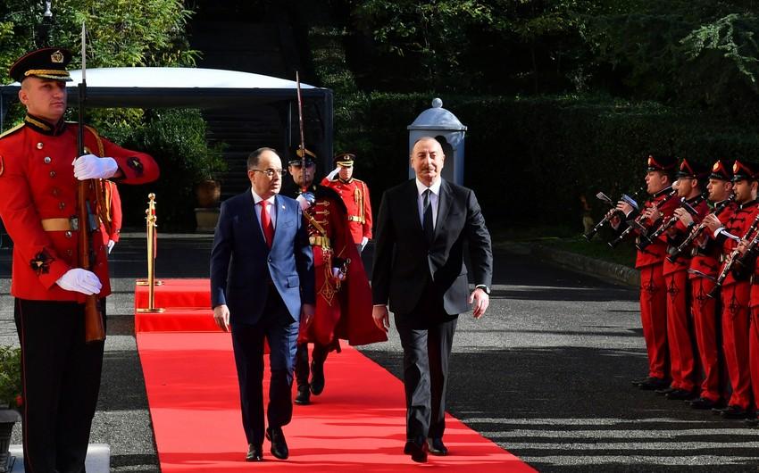 В Тиране состоялась официальная церемония встречи президента Ильхама Алиева