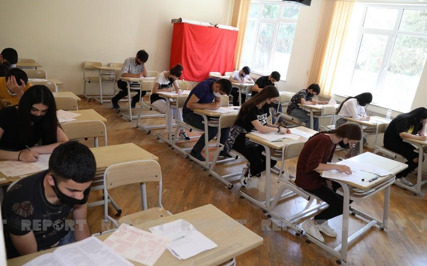 Ученику 9 класса мураду пришло. ГЭЦ экзамен. Учащиеся 9 класса на экзамене Кыргызстан. Спокойный ученик на экзамене. Русский экзамен.