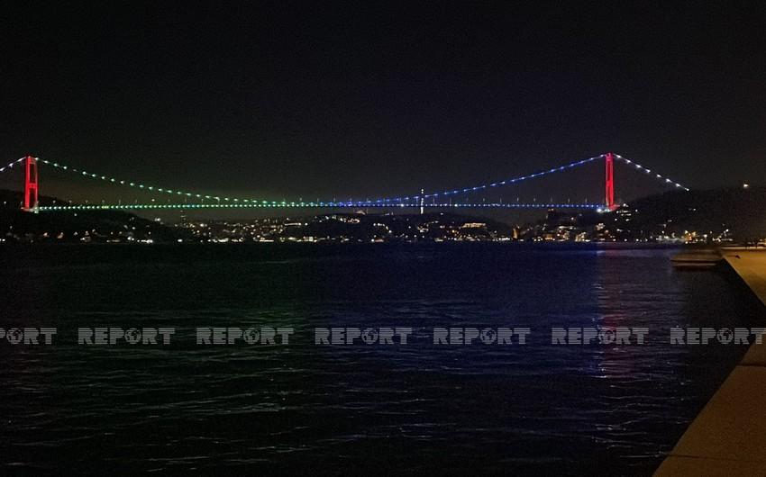 İstanbulun məşhur körpüsü Azərbaycan bayrağının rəngləri ilə işıqlandırılıb